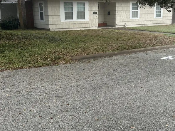 118 Tarpon Ave, Galveston, TX 77550