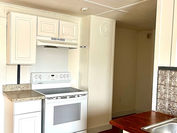 3rd image of 236 N Colony Rd APT 3