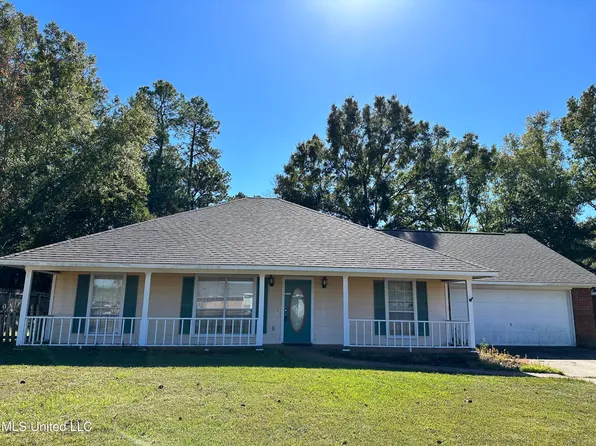 11425 Bayou Pl, Ocean Springs, MS 39564