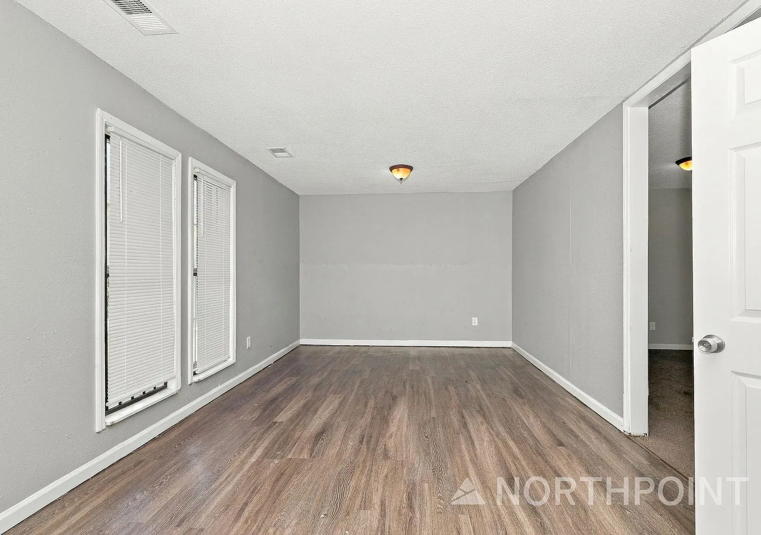 $500 Off First Month! 3-Bedroom, 1 Bath Single Family for Rent in Memphis, Tn | Modern Kitchen — Photo 2