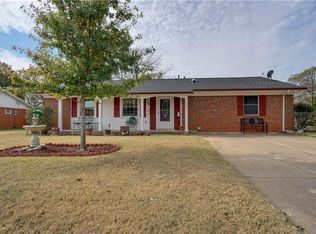 825 N Ector Dr, Euless, TX 76039