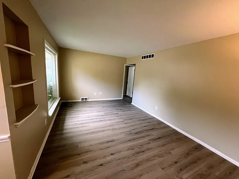 Orchard Heights Dr — Photo 4
