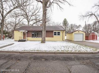 1004 Jefferson Pl, Fergus Falls, MN 56537