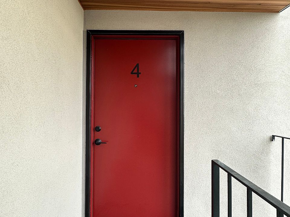 Welcome to Apartment 4!