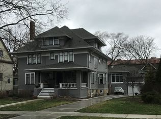 215 N Elmwood Ave, Oak Park, IL 60302