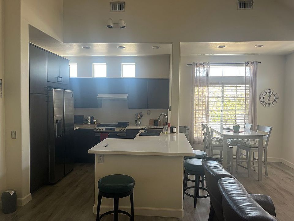 2nd image of 115 Shorebreaker Dr