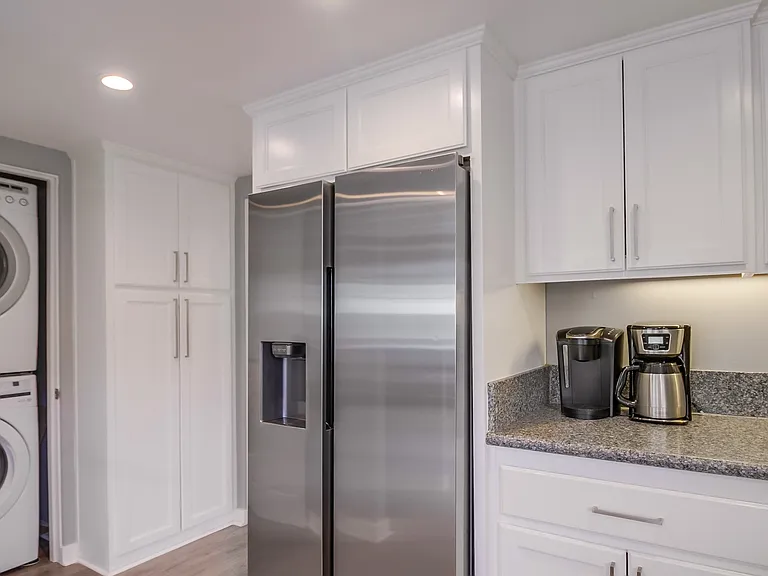 735 Whiting Ct — Photo 1