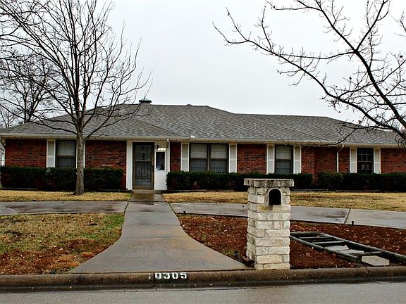2nd image of 10305 Kingswood Cir