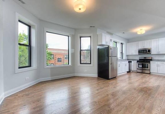 3rd image of 1355 W Bryn Mawr Ave #3W