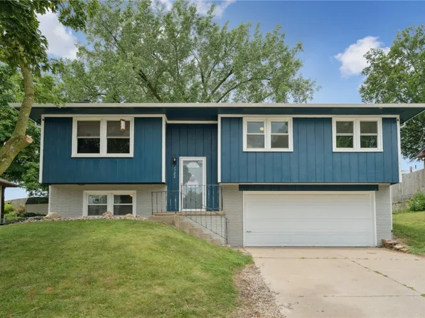 1708 Woodside Ct NW, Cedar Rapids, IA 52405
