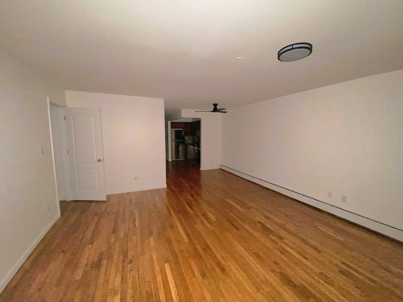 3 bed, 100 sqft, $3,000 — Photo 1