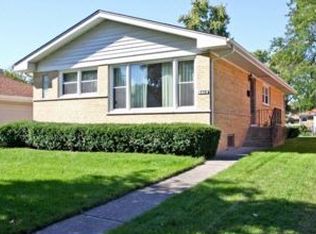 1758 Illinois St, Des Plaines, IL 60018