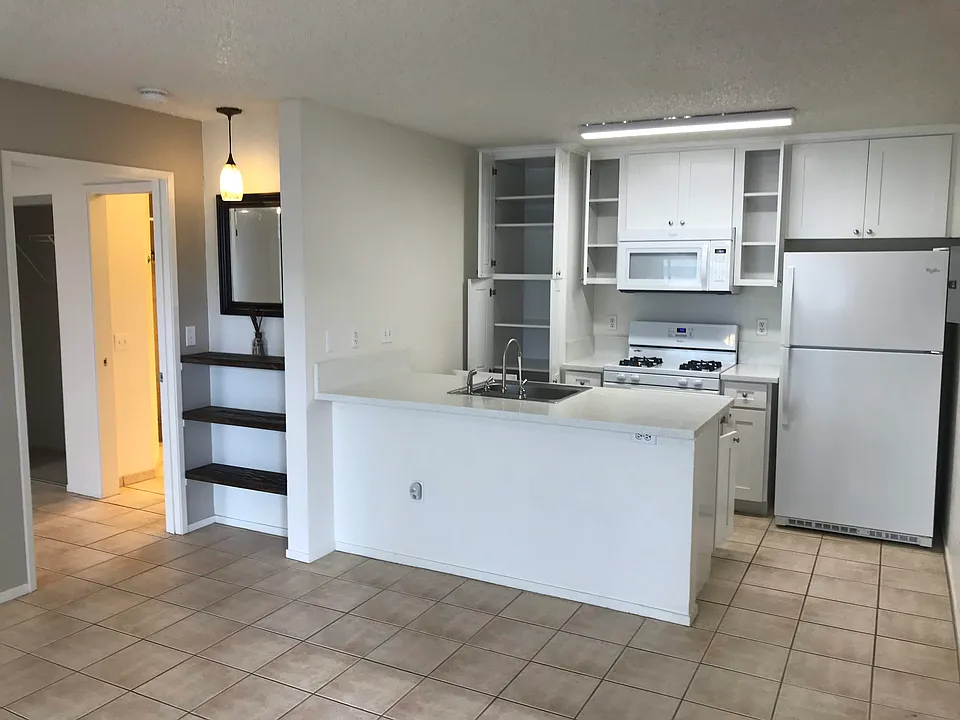 91-207 Hanapouli Cir #38F