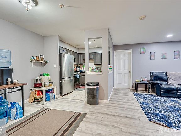 5th image of 1626 Waterford Dr