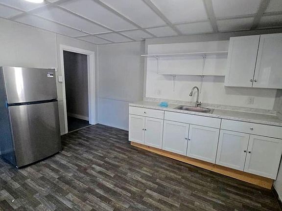 5th image of 758 W Walnut St