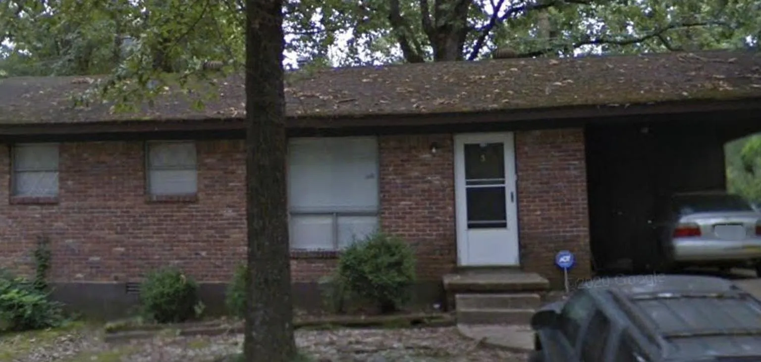 3 bed, 875 sqft, $925 — Photo 1