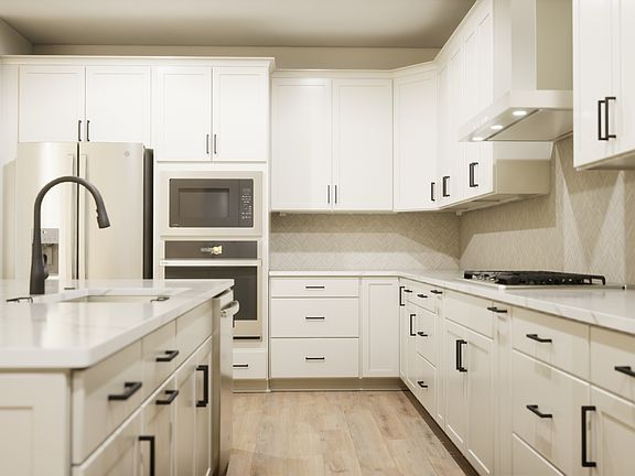 4th image of 23679 Bolton Crescent Ter #12-301