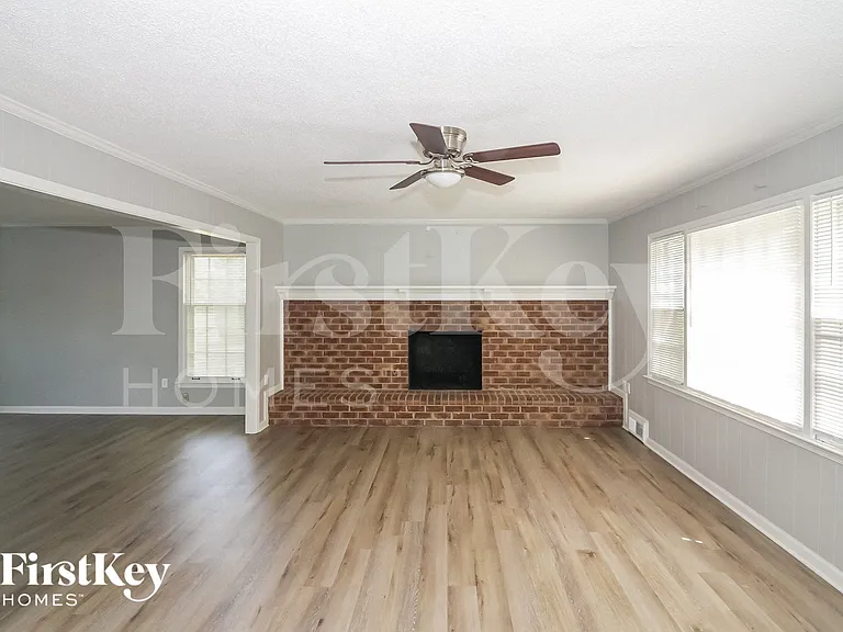 3066 Circle Gate Dr — Photo 3