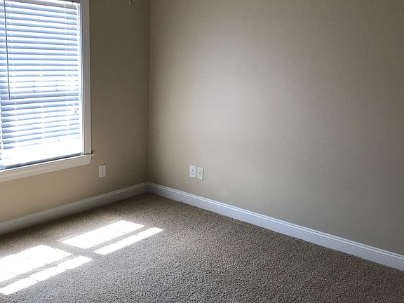 5th image of 1940 Cambria Dr #A
