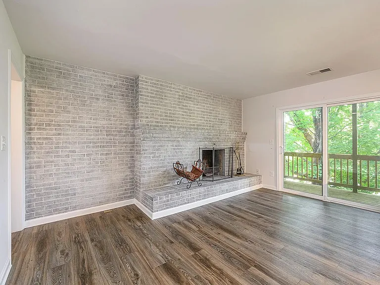 114 Harvest Dr — Photo 4