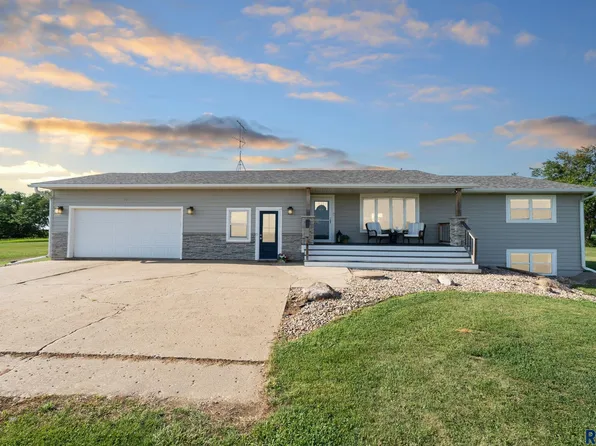 48048 281st St, Canton, SD 57013