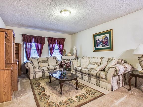 5th image of 9209 Seven Oaks Ln