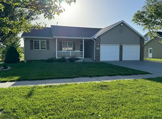 720 S 3rd St, Ceresco, NE 68017