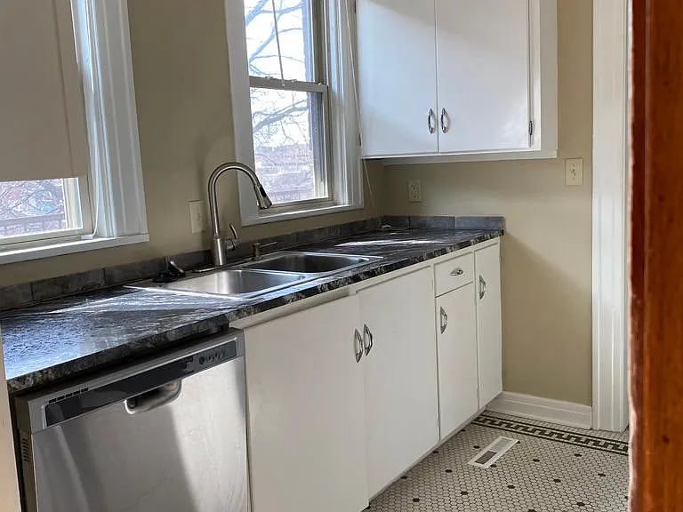 102 Bluff St #3 — Photo 3
