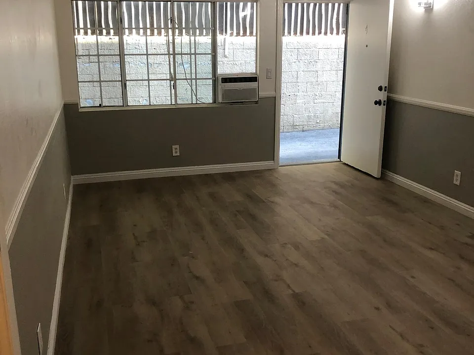 1216 N Las Palmas Ave #4