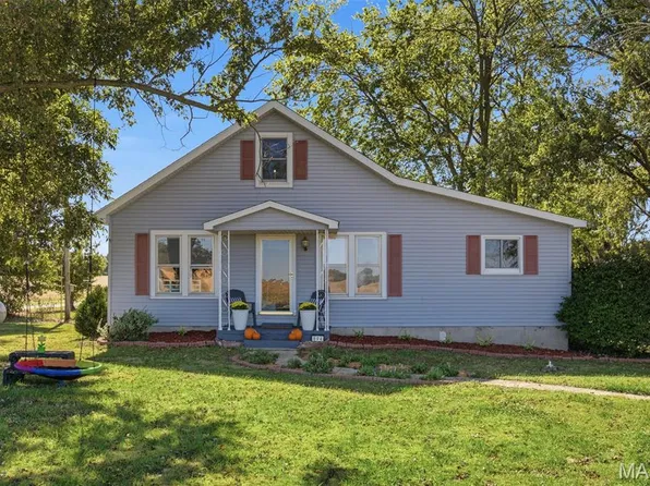 894 Rc Cardinal Ln, Greenville, IL 62246