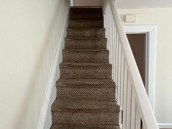 3rd image of 52 Underhill Ave