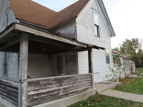 2nd image of 8418 S Walnut St
