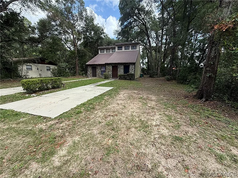2318 Colby St — Photo 18