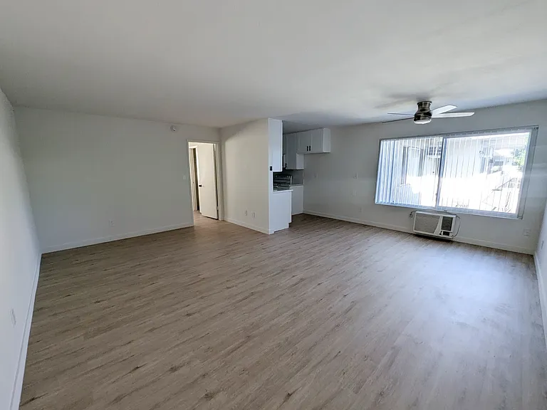 6220 Lemona Ave — Photo 17