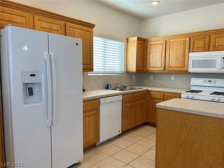 4020 Clove Hitch St — Photo 4