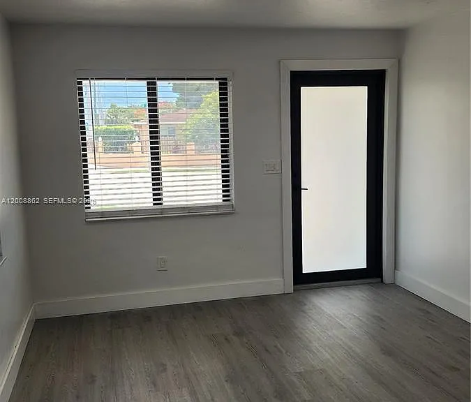 8701 SW 36th St — Photo 3