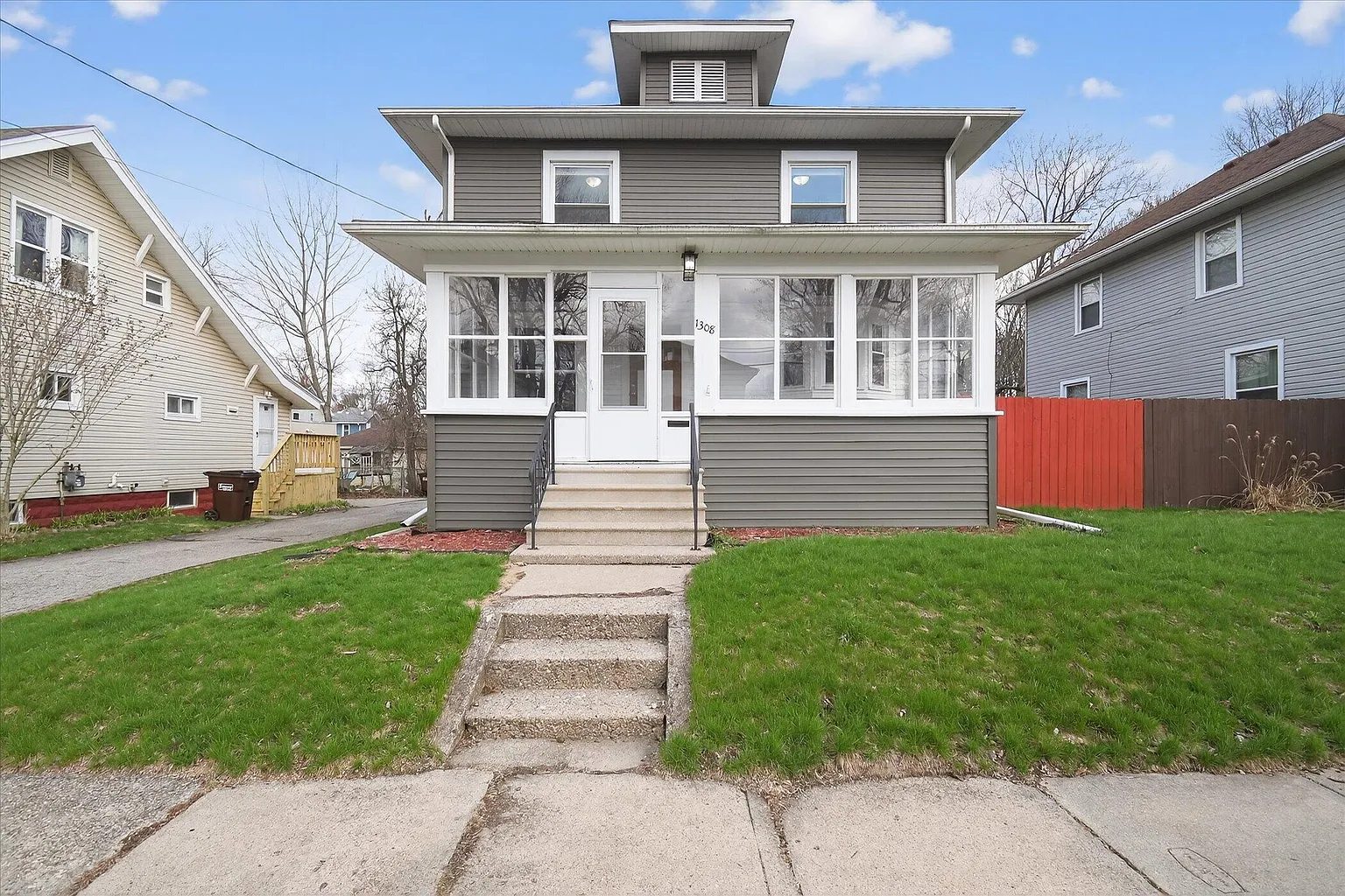 1308 Leroy St photo 1