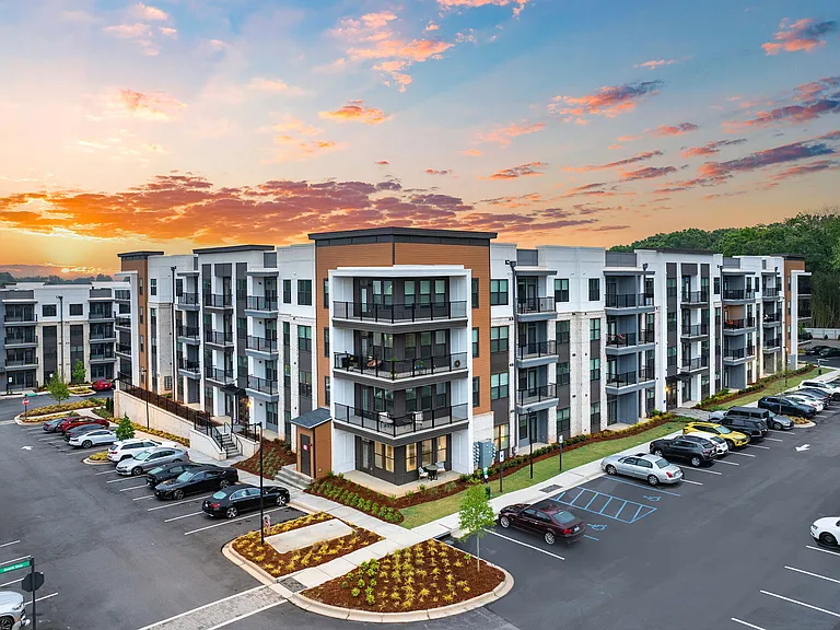 District Eastside — Photo 31