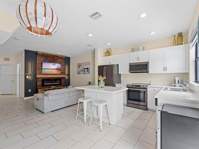 3370 W 106th Ter, Hialeah, FL, 33018