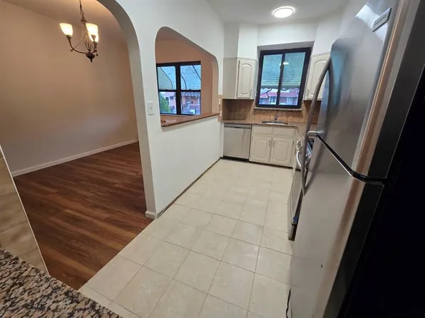 28-29 50th Street image 7 of 24