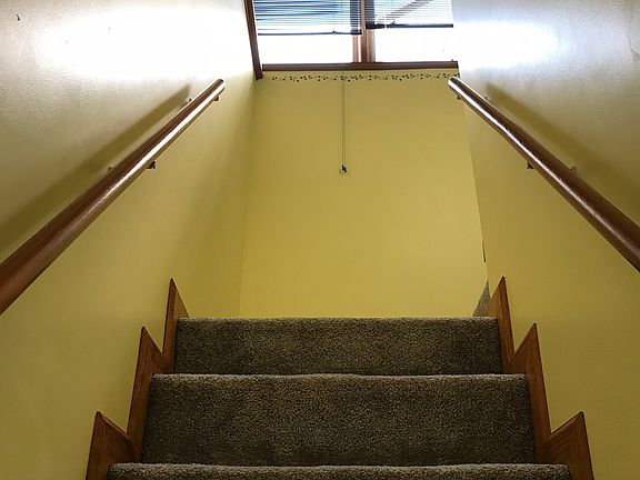 Steps to upper level