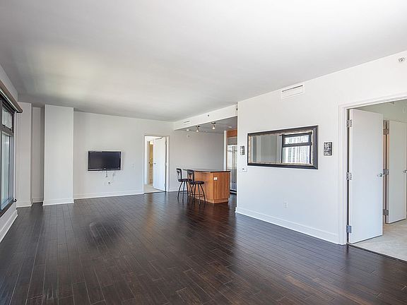 4th image of 645 Front St Unit 1606