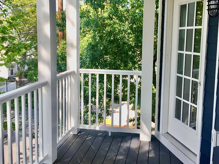 Private front balcony looking onto Nash St.