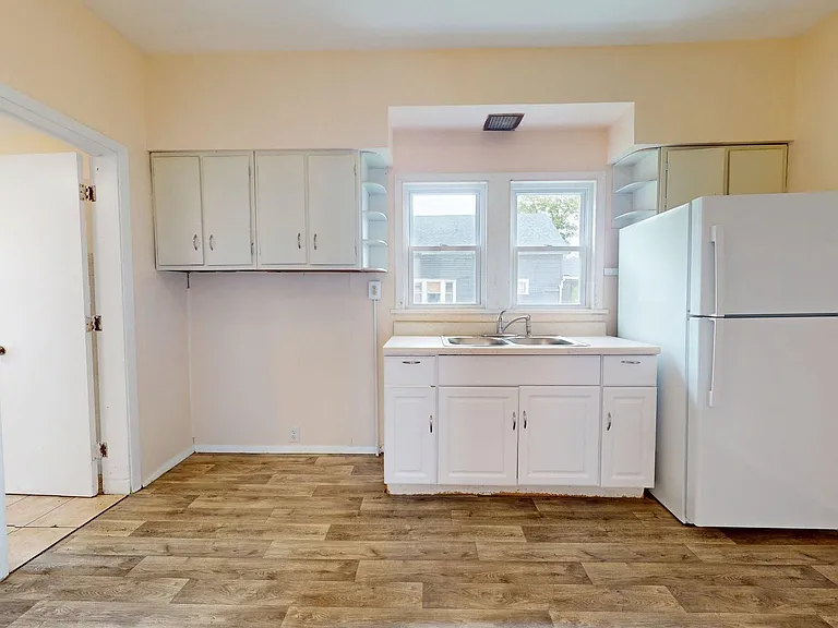8200 Beman Ave — Photo 12
