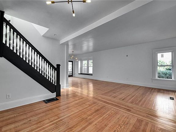5th image of 1292 W 108th St