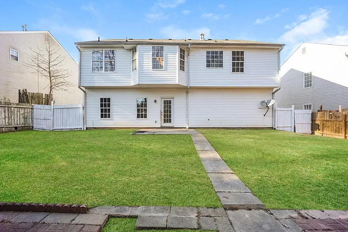 6055 Yellowood Ct — Photo 20