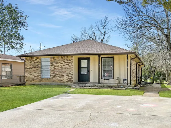 308 Lawrence St #A, Tomball, TX 77375