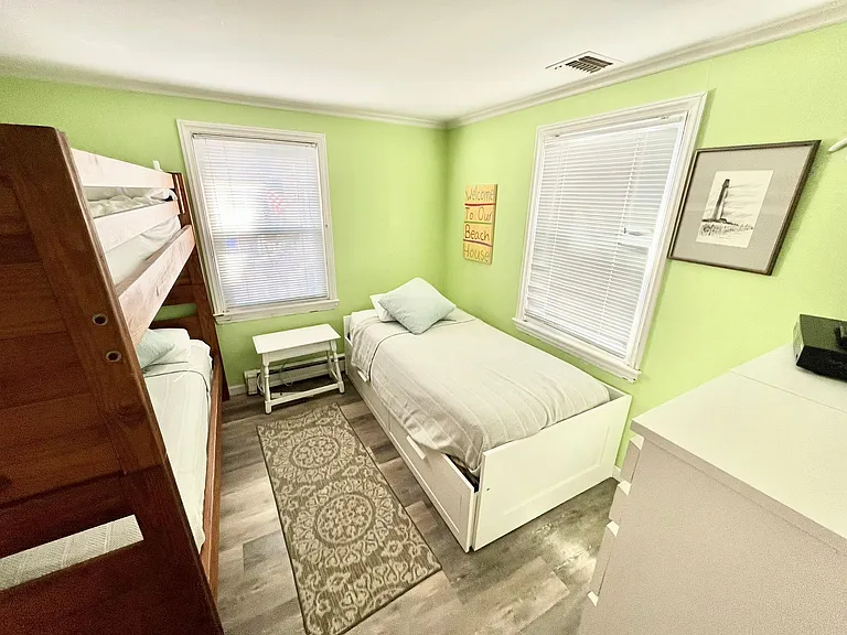 113 Carmel Dr — Photo 13