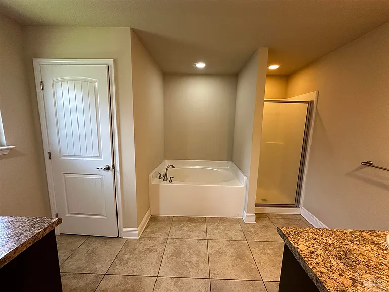 4700 Belvedere Cir — Photo 17