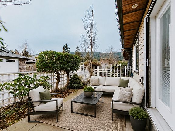 3rd image of 766 Gerussi Ln